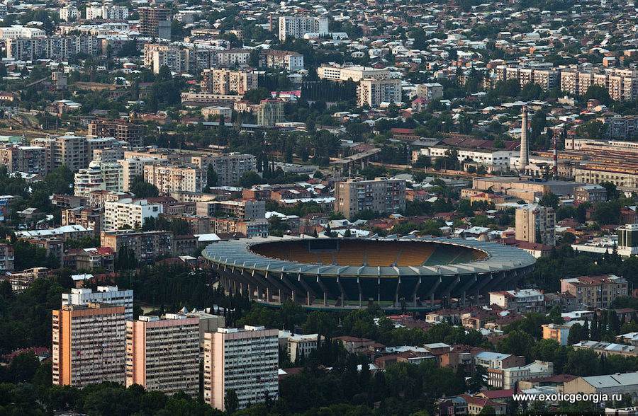 Стадион Бориса Пайчадзе также известный как стадион «Динамо». Это домашний стадион ФК «Динамо» (Тбилиси).