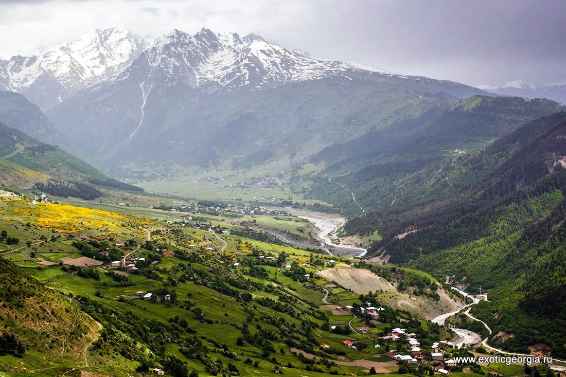 Грузинский georgia. Грузия Тбилиси природа. Лечхуми Грузия. Батуми горы. Грузия Батуми горы.