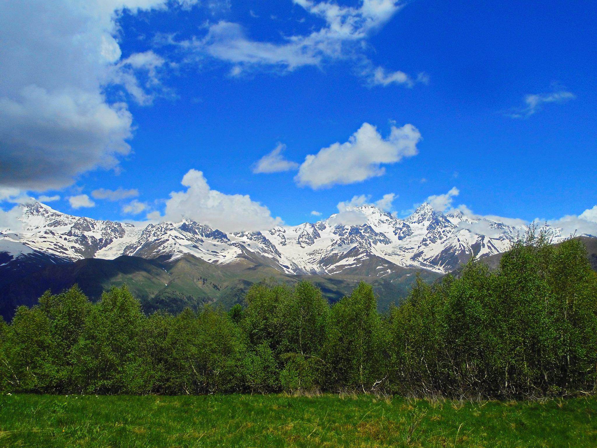 5 georgia. Гора Кюмбет Грузия. Горы Кварели. Озеро Ильи (Кварели). Кварели Грузия.