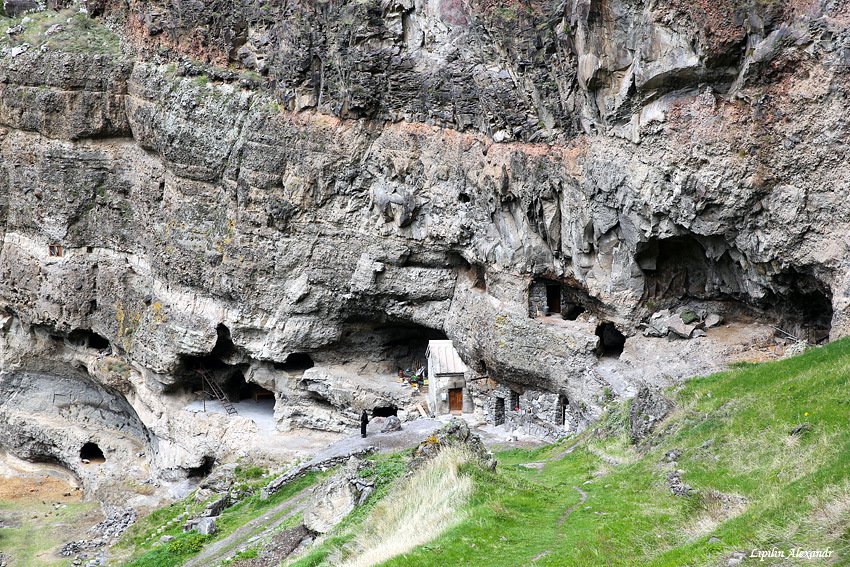 Ванские пещеры