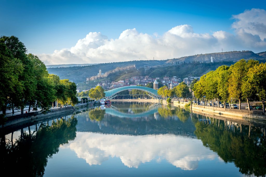 мост Мира, Достопримечательности Тбилиси