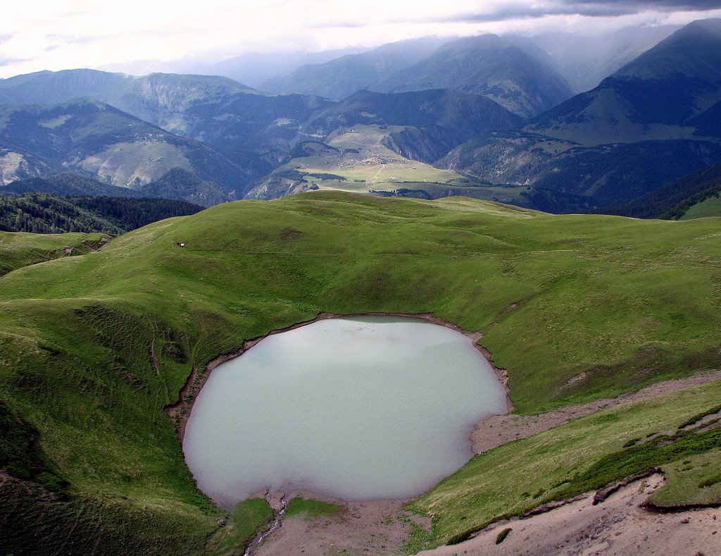 озеро Орети, в туре Перевалы и горы Восточной Грузии